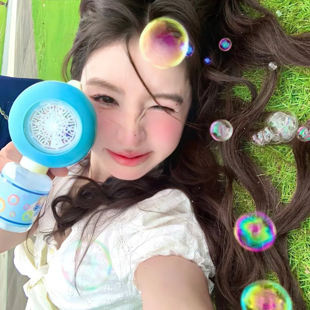 注视我心